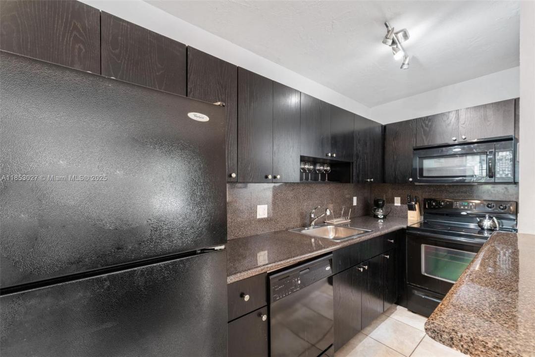 1777 Venice Ln 136, North Miami, Florida 33181, HOA KỲ
