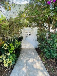 1550 Drexel Ave 206, Miami Beach, Florida 33139, USA