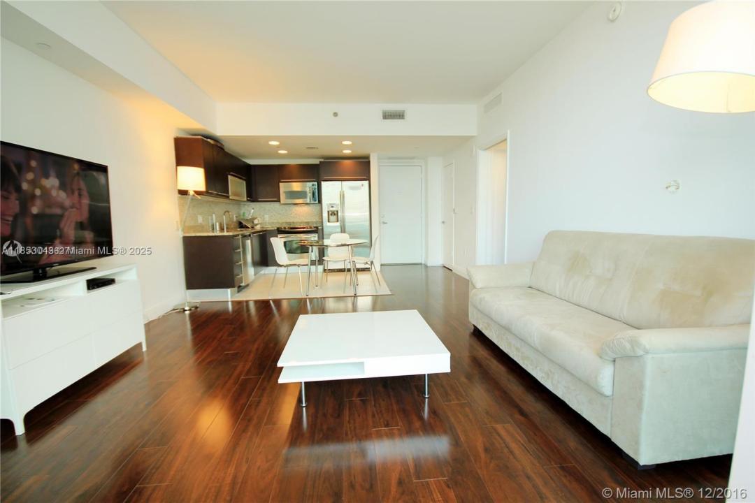 950 Brickell Bay Dr 3308, Miami, Florida 33131, USA