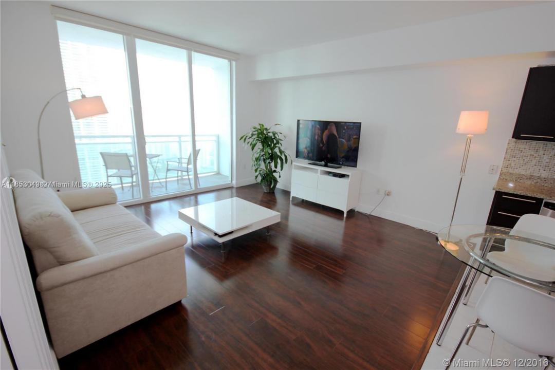 950 Brickell Bay Dr 3308, Miami, Florida 33131, USA