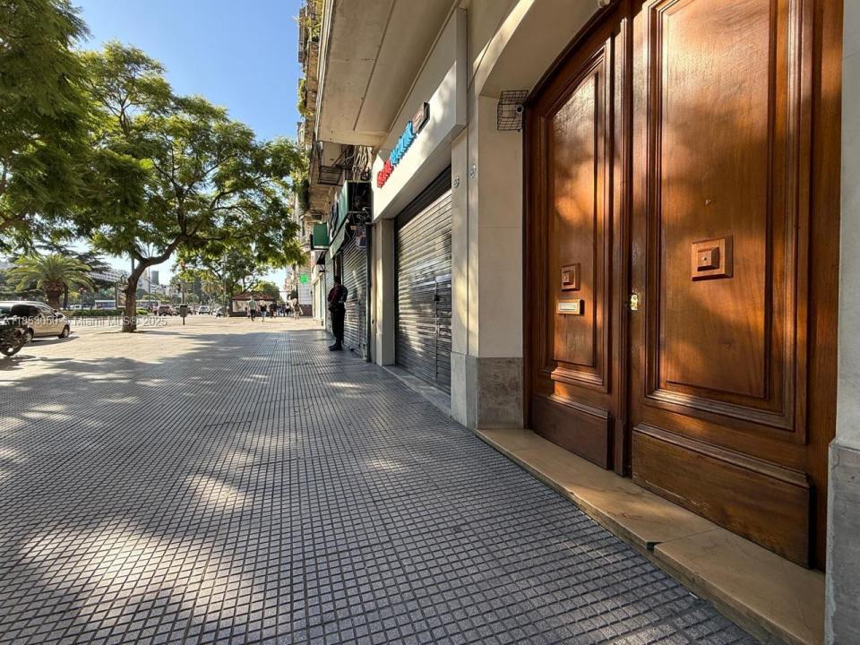128 Bernardo de Irigoyen Montserrat 7, Florida 128, Stati Uniti