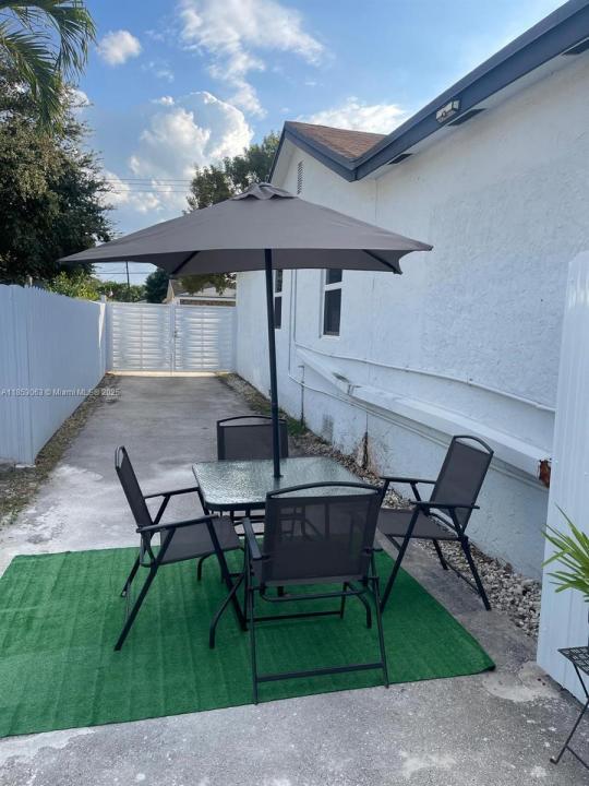 5829 Fillmore St B, Hollywood, Florida 33021, USA