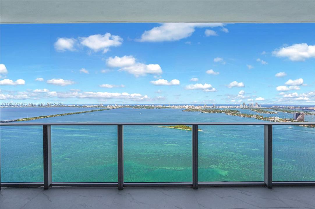 700 NE 24th st 4804, Miami, Floride 33131, États-Unis