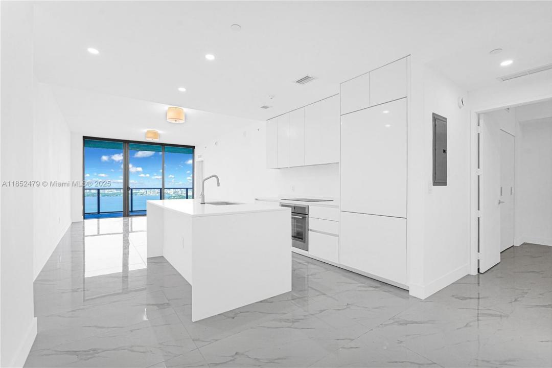 700 NE 24th st 4804, Miami, Floride 33131, États-Unis