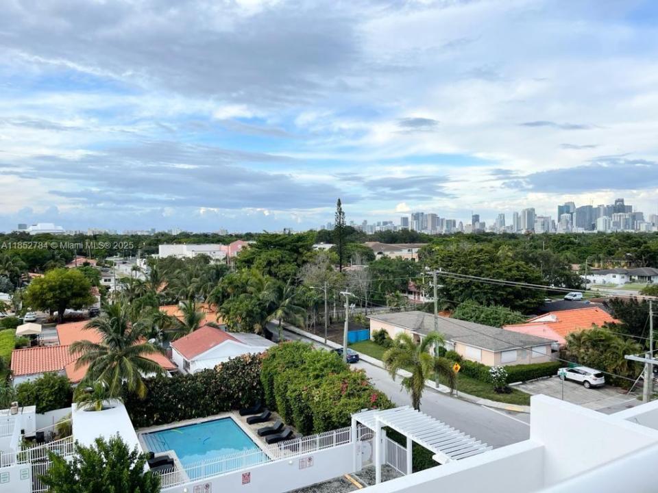 1401 SW 22nd St 606, Miami, Флорида 33145, Соединенные Штаты