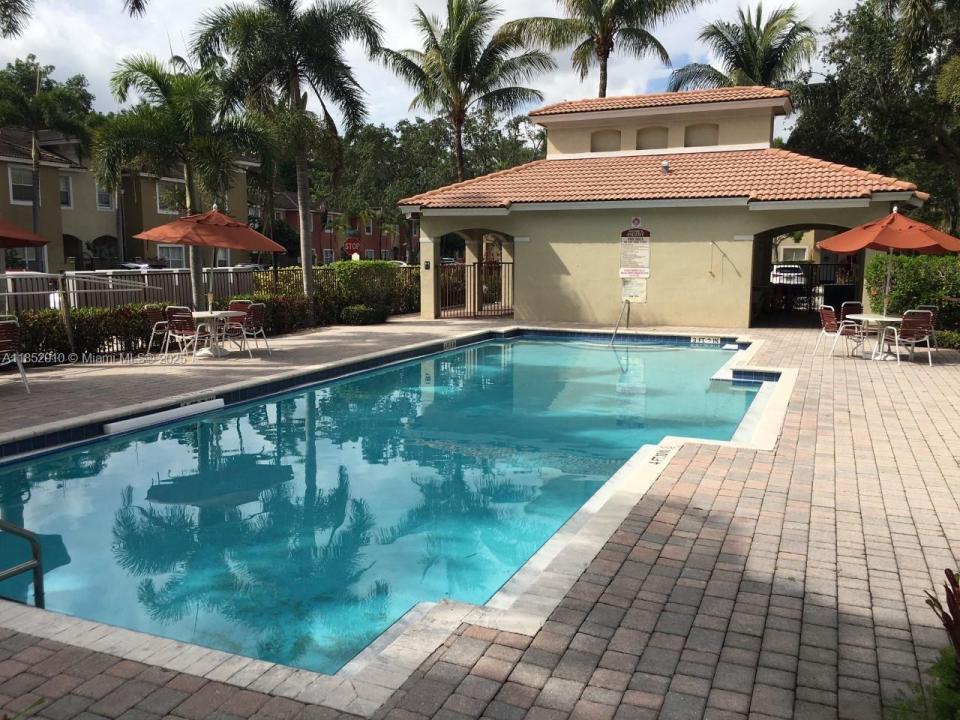 3361 Merrick Ln 808, Margate, Florida 33063
