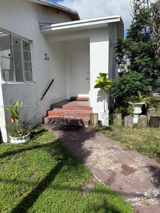 3100 SW 13th st 1, Miami, Florida 33145
