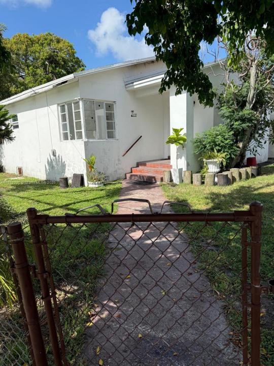 3100 SW 13th st 1, Miami, Florida 33145
