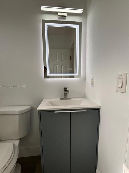 616 SW 4th St 1, Hallandale Beach, 佛罗里达州 33009, 美国
