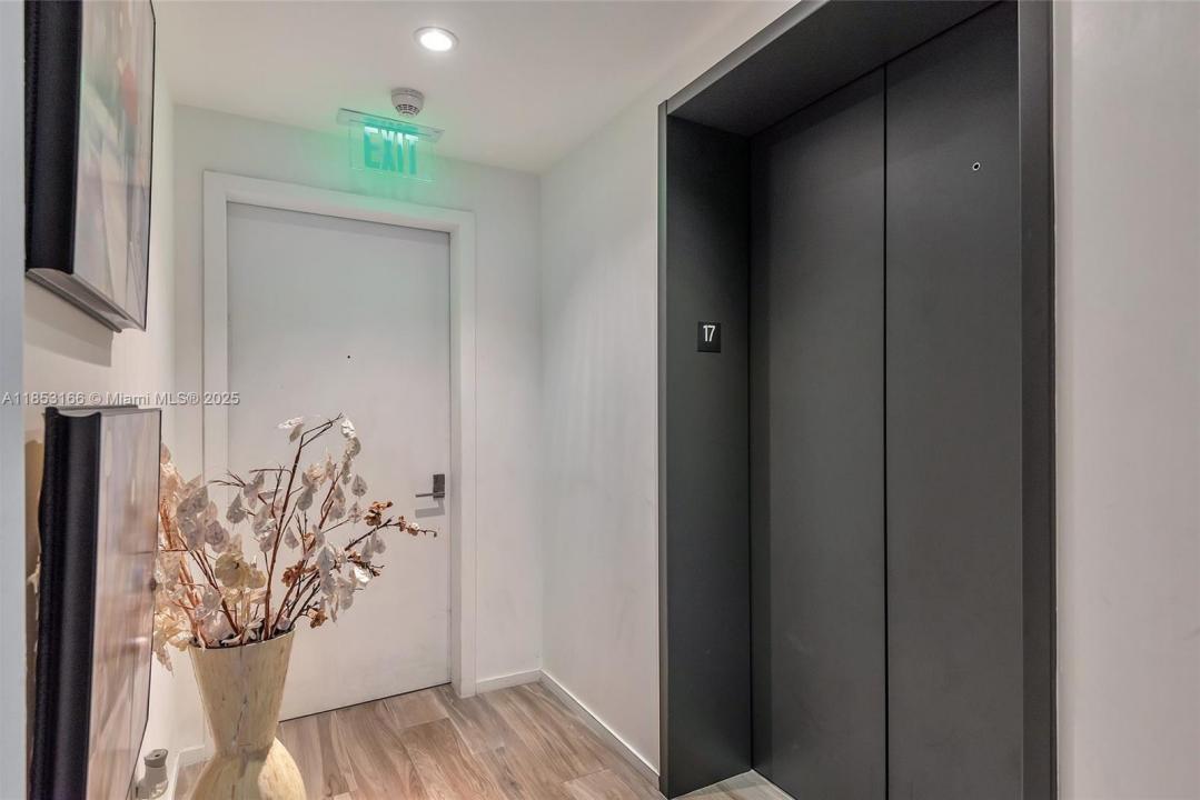 801 S Miami Ave 1708, Miami, Флорида 33130, Соединенные Штаты