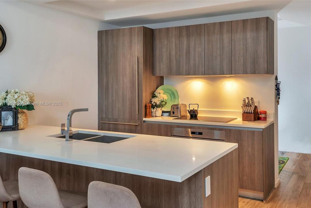 801 S Miami Ave 1708, Miami, Флорида 33130, Соединенные Штаты
