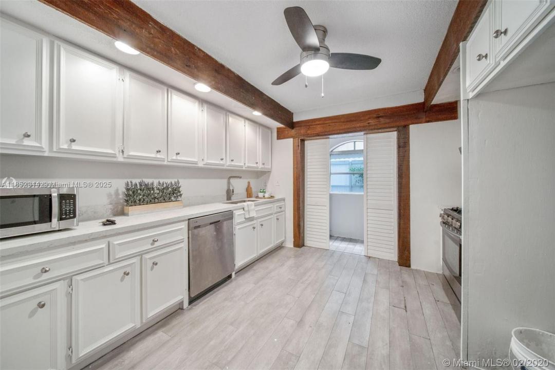 320 W 55th St, Miami Beach, Флорида 33140, Соединенные Штаты