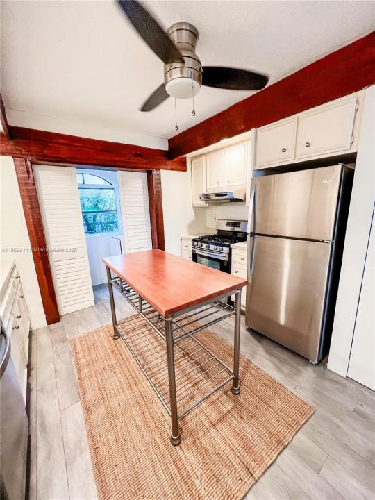 320 W 55th St, Miami Beach, Флорида 33140, Соединенные Штаты