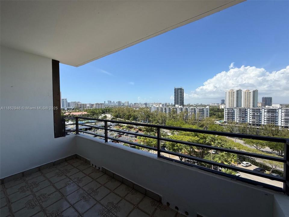 500 Three Islands Blvd 715, Hallandale Beach, Florida 33009