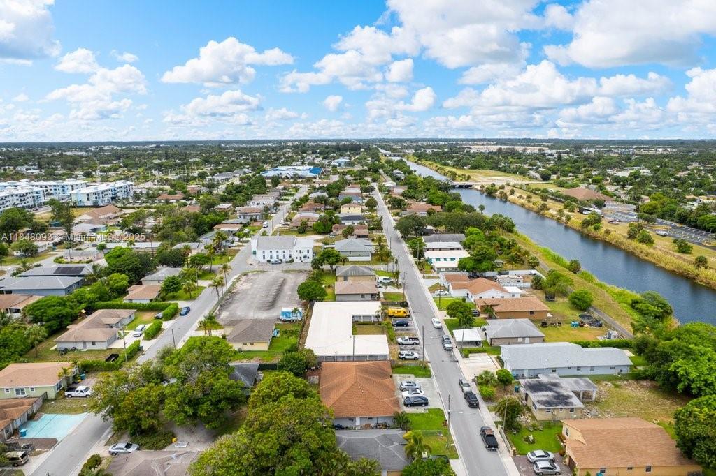 320 NE 13th Ave, Boynton Beach, פלורידה 33435, ארצות הברית של אמריקה 