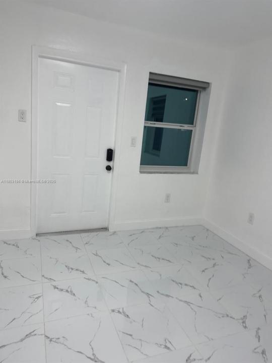 531 E 63rd St B, Hialeah, Флорида 33013, Соединенные Штаты