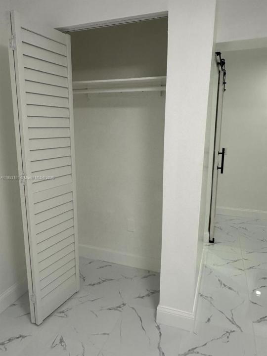531 E 63rd St B, Hialeah, Флорида 33013, Соединенные Штаты