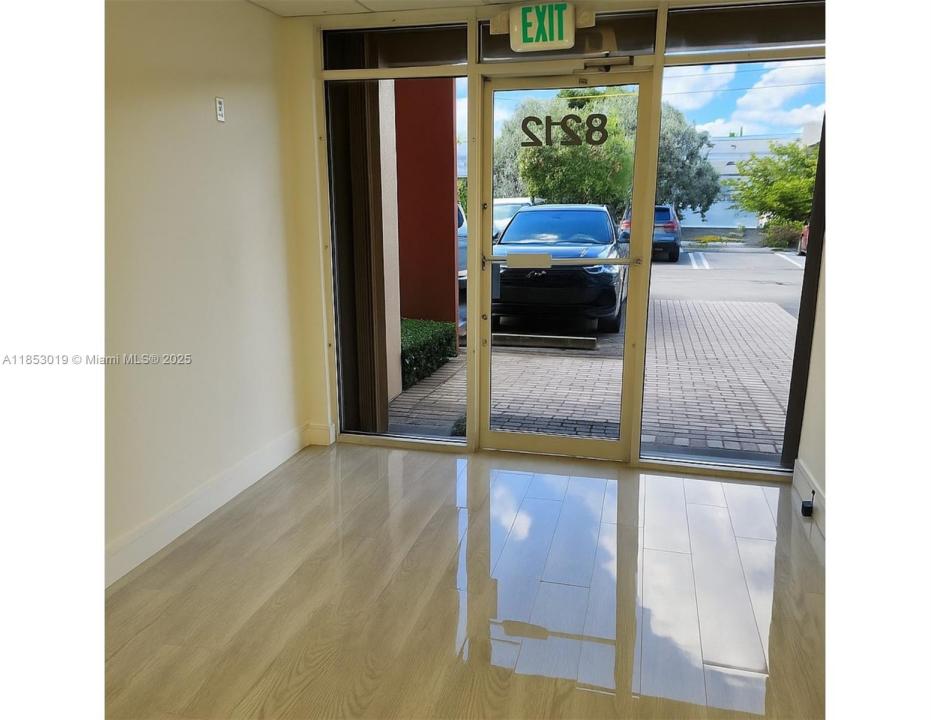 8212 NW 30th Ter, Doral, Florida 33122