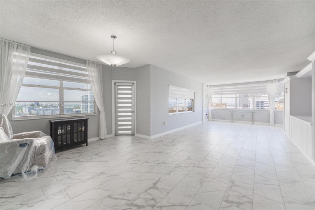 1950 S Ocean Dr 21F, Hallandale Beach, Flórida 33009, Estados Unidos