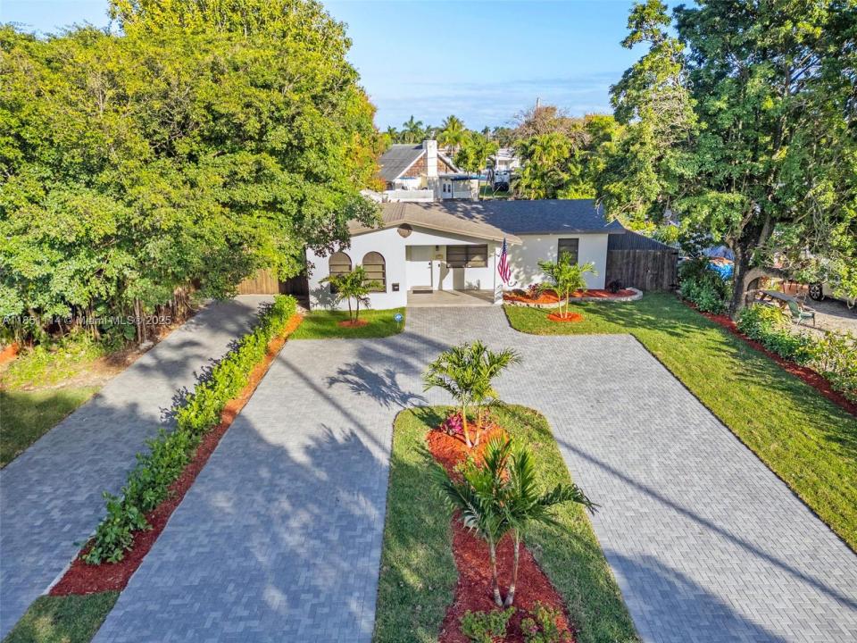 1075 NE 12th Ave 1075, Homestead, פלורידה 33030, ארצות הברית של אמריקה