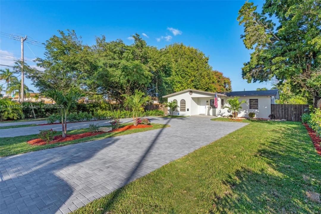 1075 NE 12th Ave 1075, Homestead, פלורידה 33030, ארצות הברית של אמריקה