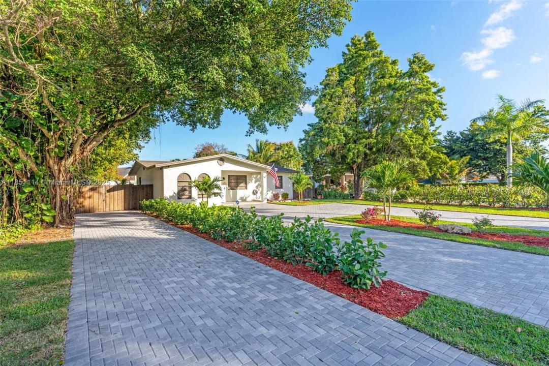 1075 NE 12th Ave 1075, Homestead, פלורידה 33030, ארצות הברית של אמריקה