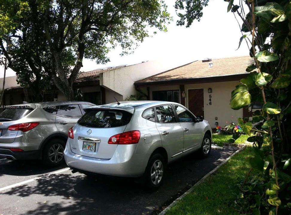 546 NE 199th Ln 4W, Miami, Флорида 33179, Соединенные Штаты