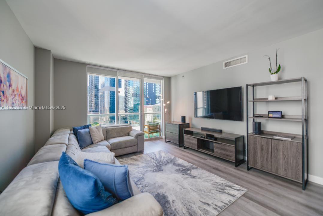 55 SE 6th St 2110, Miami, Florida 33131