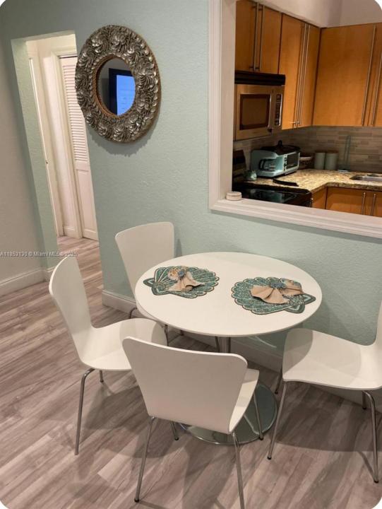 8401 Crespi Blvd 3, Miami Beach, Flórida 33141, Estados Unidos