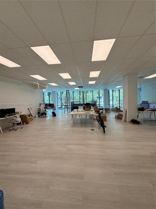 125 NE 32nd Street suite E1, Miami, Florida 33137