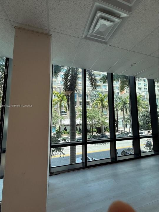 125 NE 32nd Street suite E1, Miami, Florida 33137