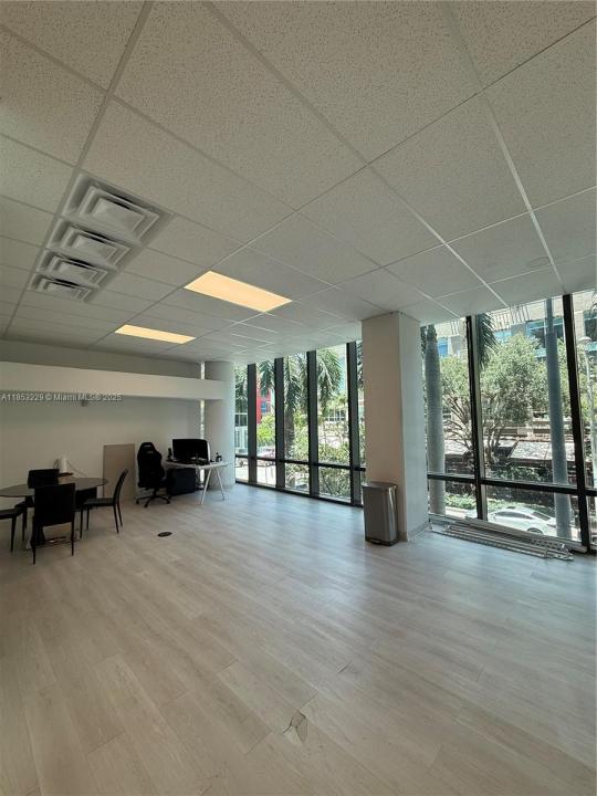125 NE 32nd Street suite E1, Miami, Florida 33137