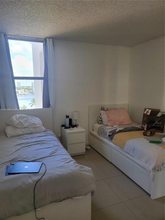 17021 N Bay Rd 1015, Sunny Isles Beach, Florida 33160, Amerika Birleşik Devletleri