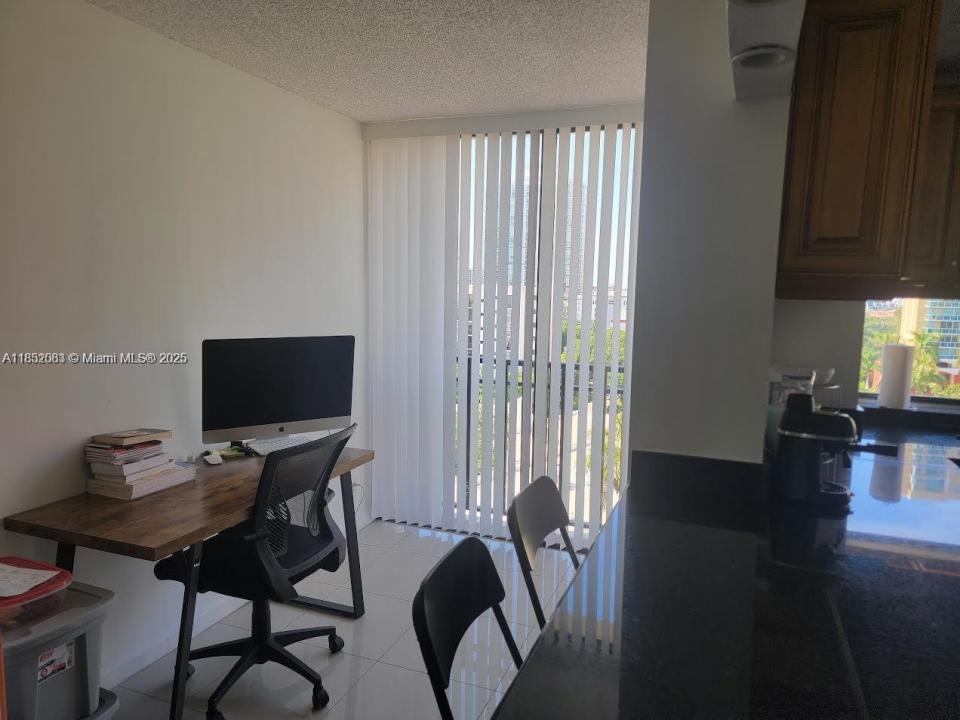 17021 N Bay Rd 1015, Sunny Isles Beach, Florida 33160, Amerika Birleşik Devletleri