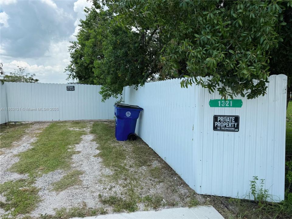 1321 BLUFF HAMMOCK RD, Lorida, Florida 33857