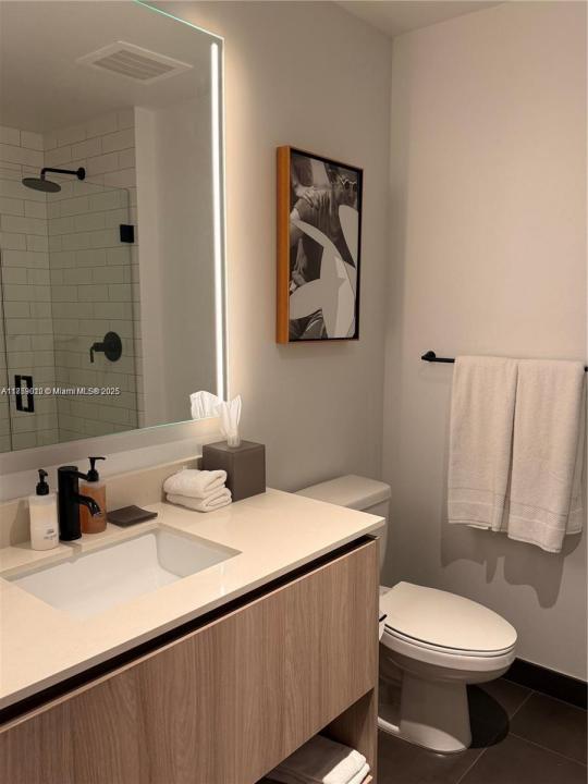 398 NE 5th St 2016, Miami, Flórida 33132, Estados Unidos