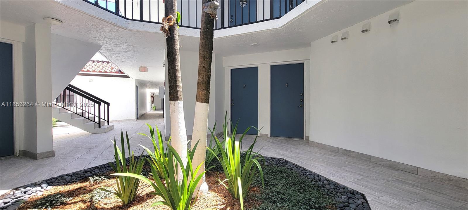 9403 Fontainebleau Blvd 114, Miami, Florida 33172, USA