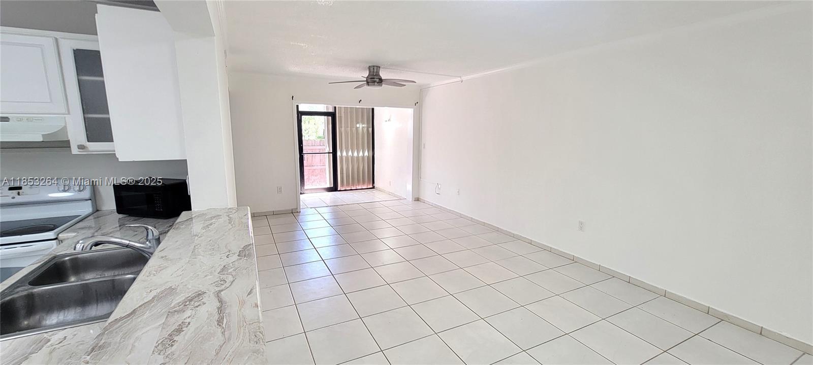 9403 Fontainebleau Blvd 114, Miami, Florida 33172, USA