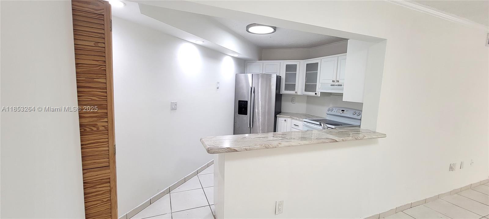 9403 Fontainebleau Blvd 114, Miami, Florida 33172, USA