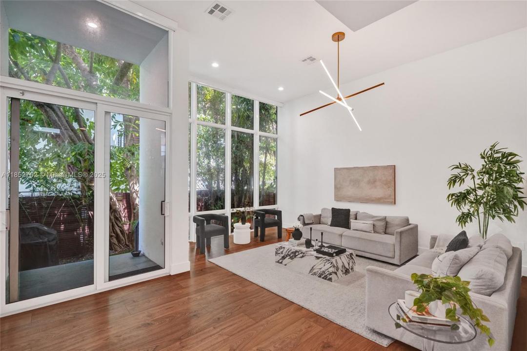 1175 101st St 2, Bay Harbor Islands, Flórida 33154, Estados Unidos