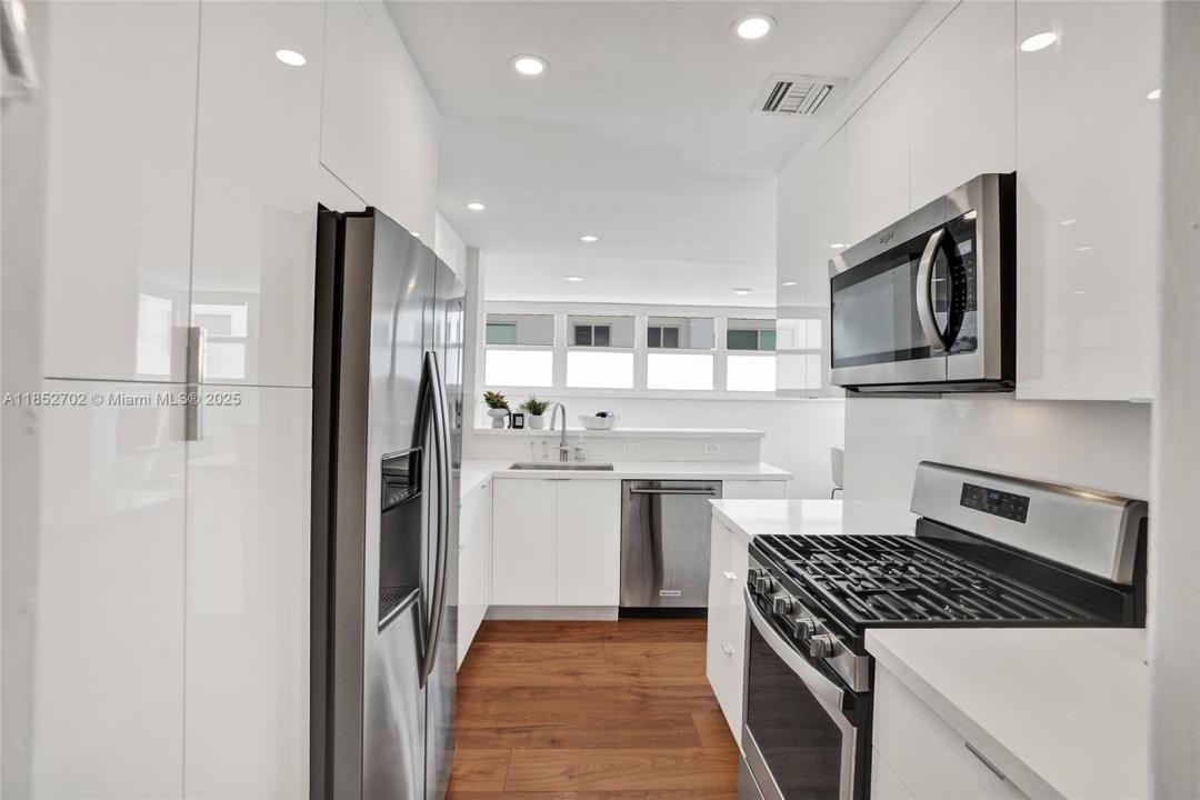 1175 101st St 2, Bay Harbor Islands, Flórida 33154, Estados Unidos