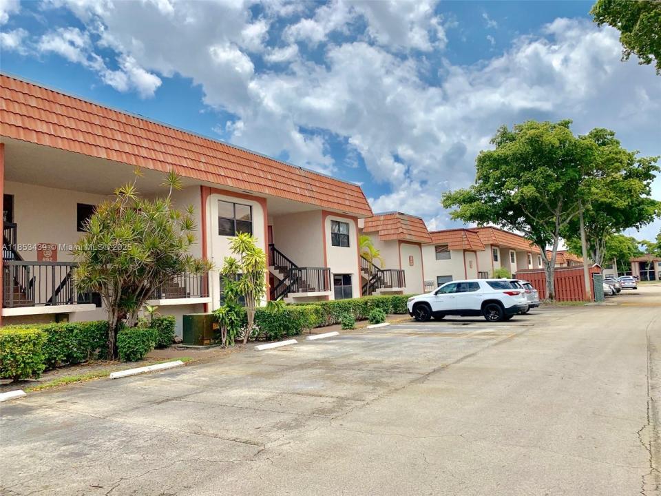 905 NE 209th St 102-30, Miami, Florida 33179