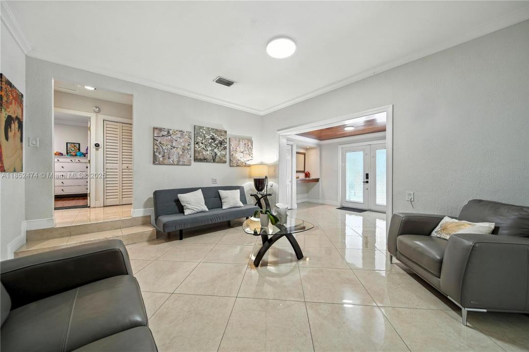 5005 E 6th Ave, Hialeah, 佛罗里达州 33013, 美国