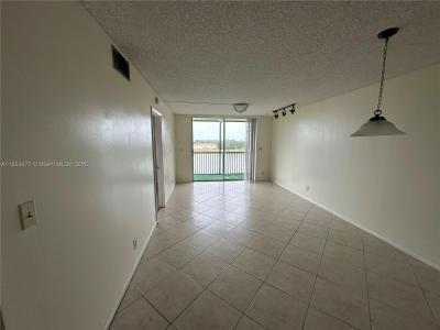 8710 N Sherman Cir 503, Miramar, Florida 33025, USA