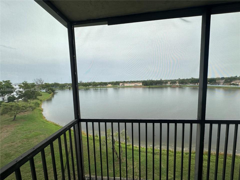 8710 N Sherman Cir 503, Miramar, Flórida 33025, Estados Unidos