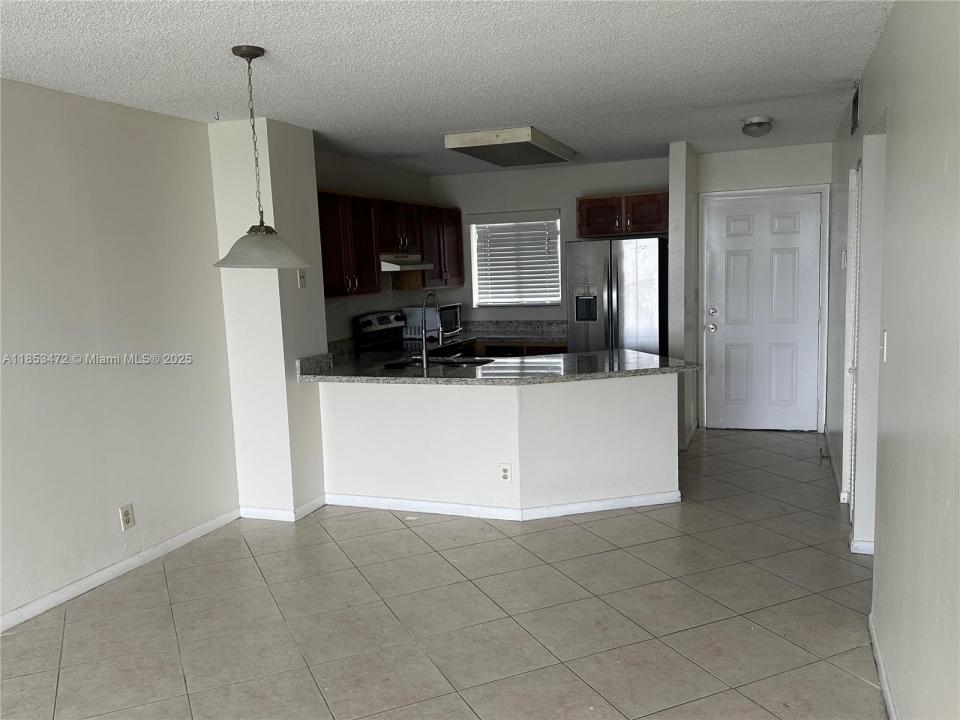 8710 N Sherman Cir 503, Miramar, Flórida 33025, Estados Unidos