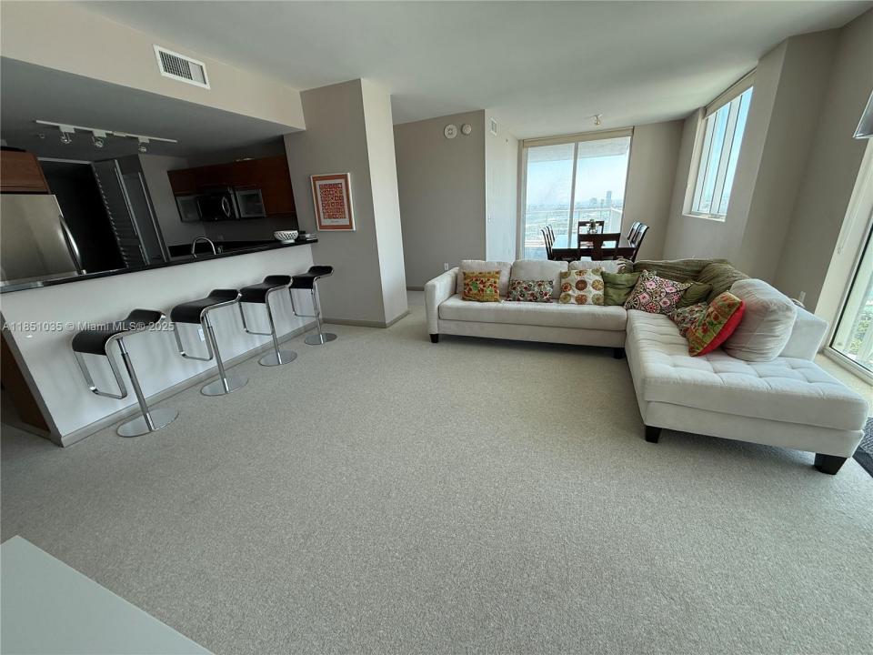 253 NE 2nd St 3009, Miami, フロリダ 33132, アメリカ合衆国