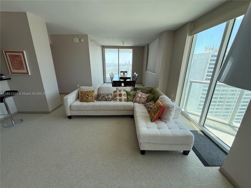 253 NE 2nd St 3009, Miami, フロリダ 33132, アメリカ合衆国