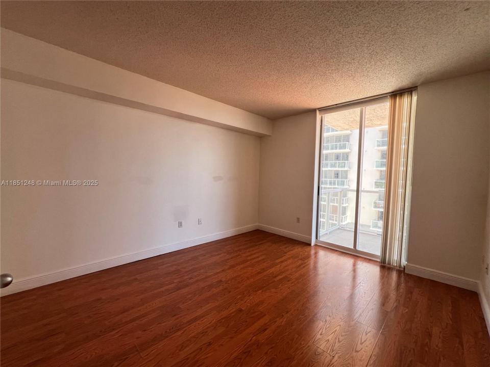 5085 NW 7th St 910, Miami, פלורידה 33126, ארצות הברית של אמריקה