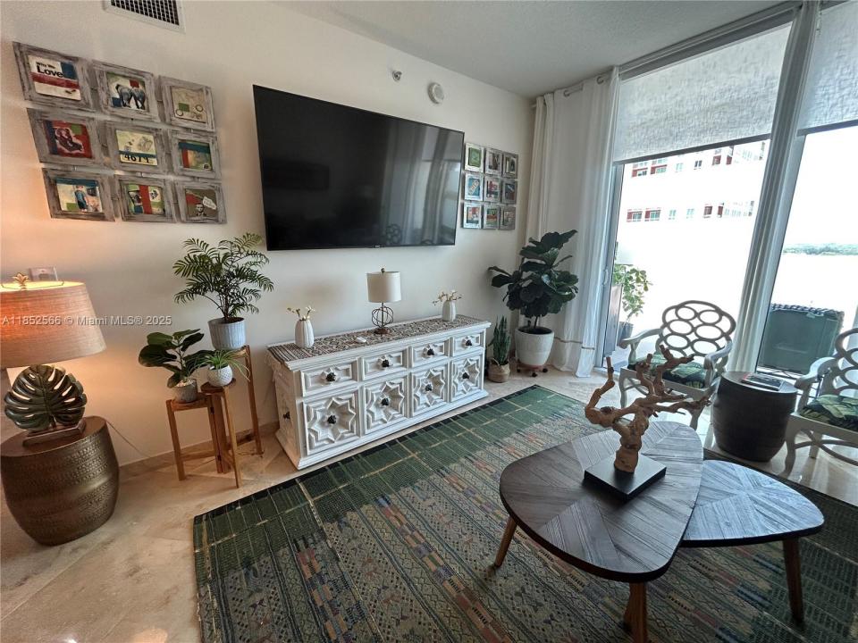 9055 SW 73 CT 809, Miami, 佛罗里达州 33156, 美国